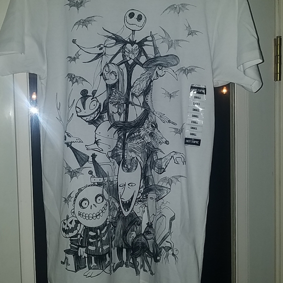 Disney/Hot Topic Nightmare Before Xmas tee - Picture 1 of 4
